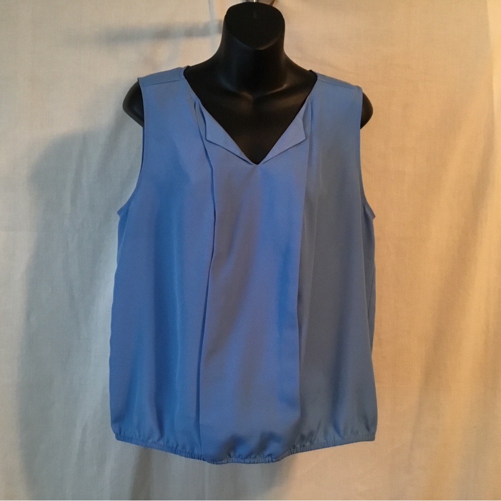 Blue V-Neck Sleeveless Blouse